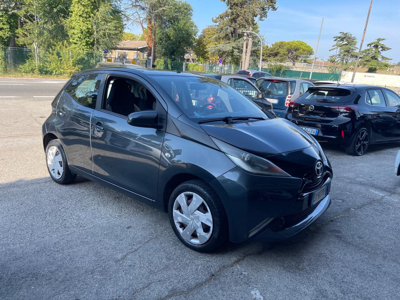 Toyota Aygo 1.0 VVT-i 69 CV 5 porte x-play