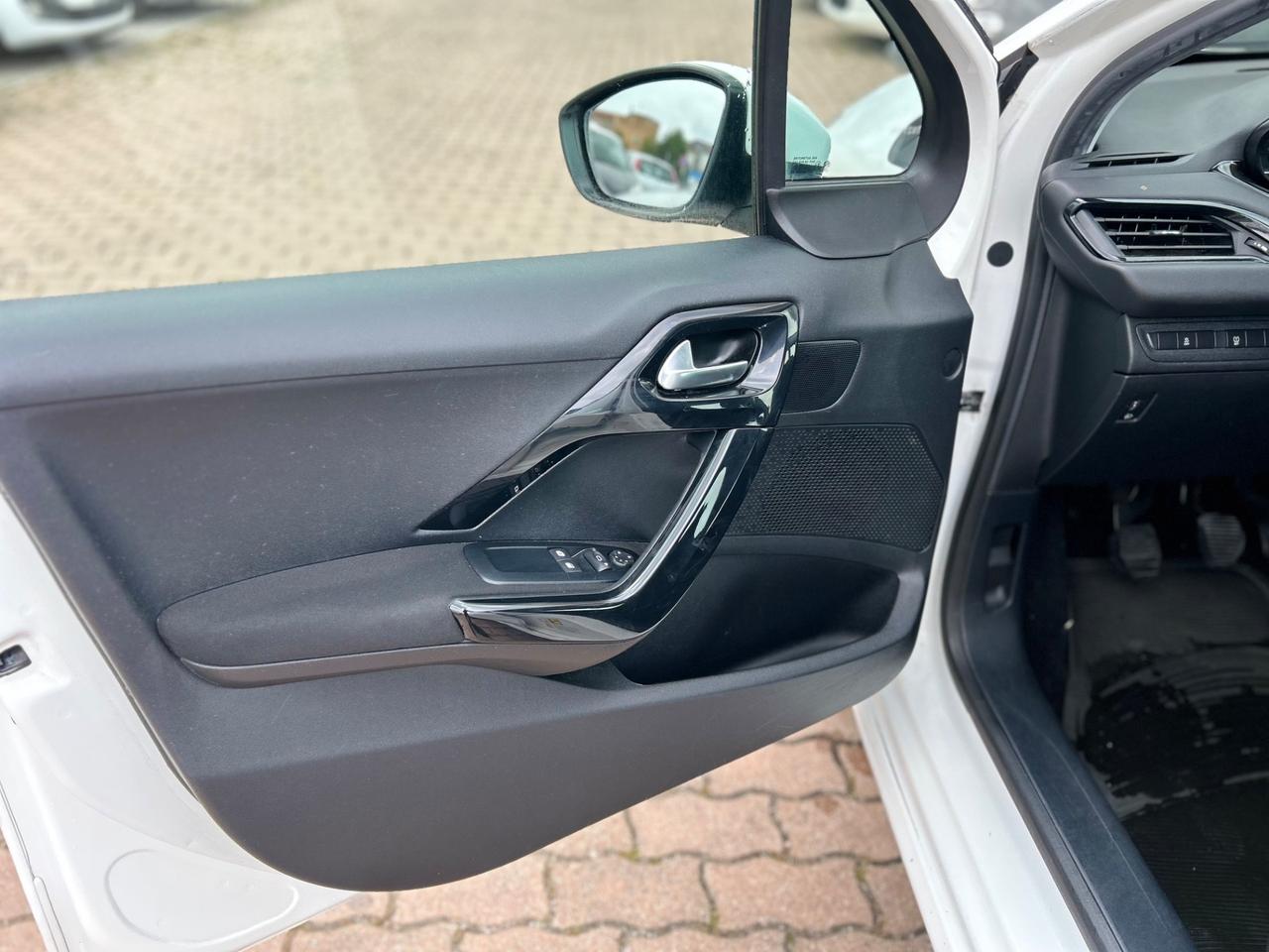Peugeot 208 1o serie PureTech 82 5P Allure