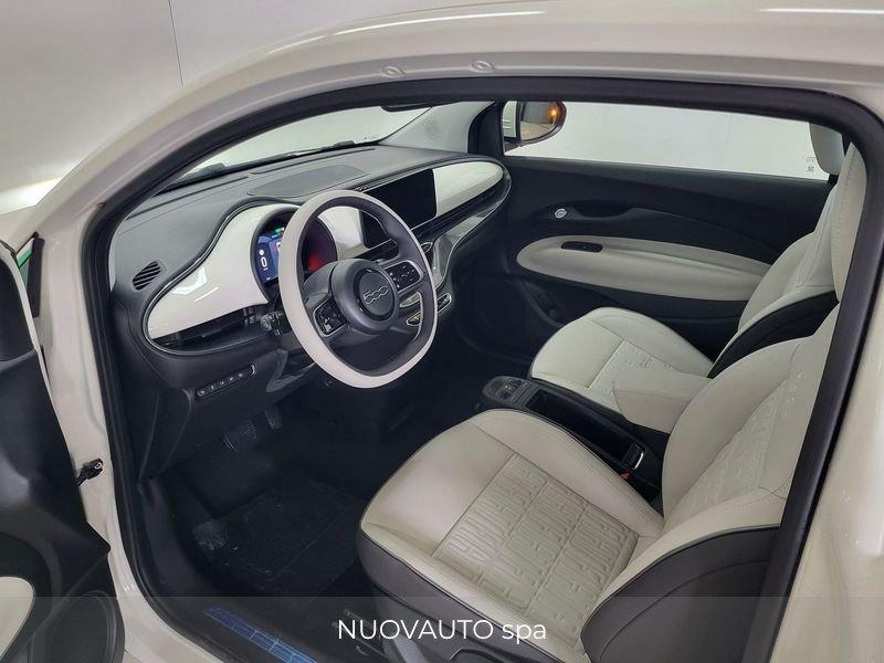 FIAT 500 Electric La Prima 3+1 118cv