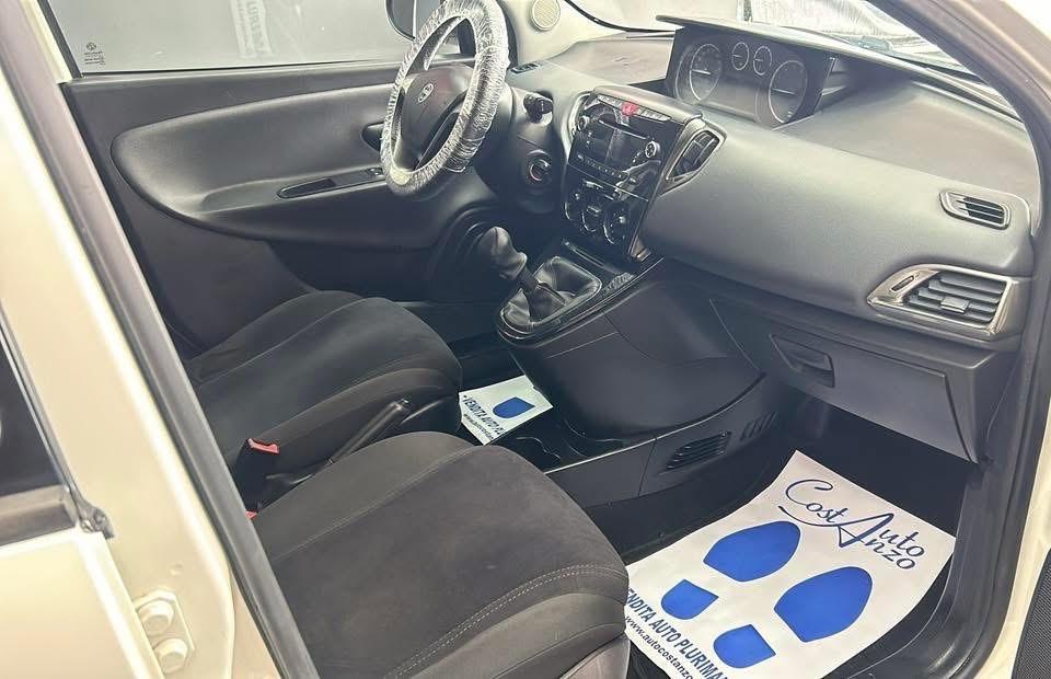 Lancia Ypsilon 0.9 TwinAir 85cv Ecochic Gold 2014