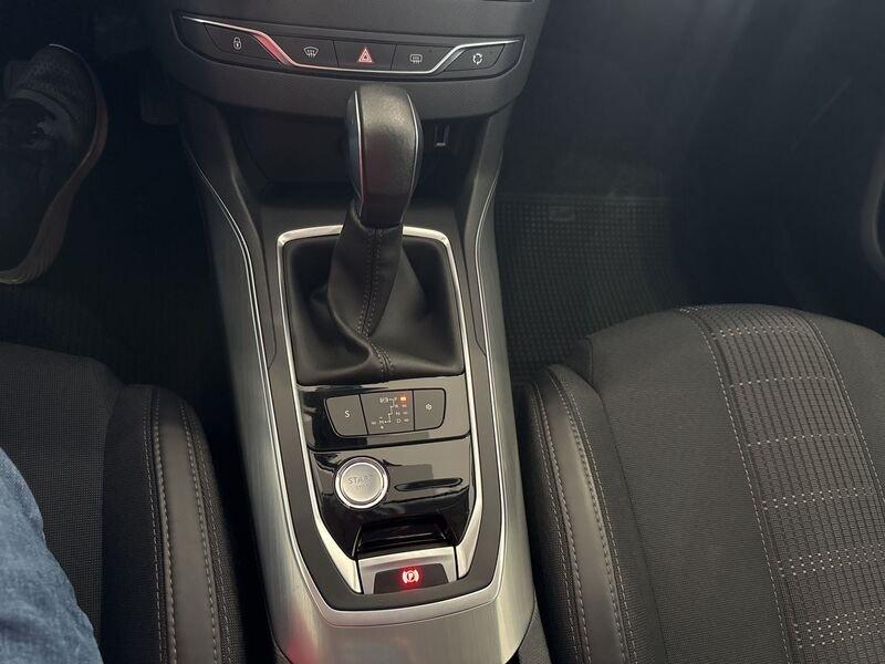 Peugeot 308 BlueHDi 120 EAT6 S&S SW Allure