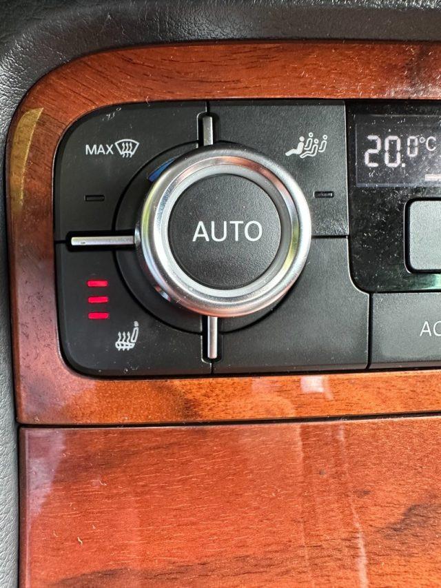 VOLKSWAGEN Touareg 3.0 TDI tiptronic BlueMotion Technology