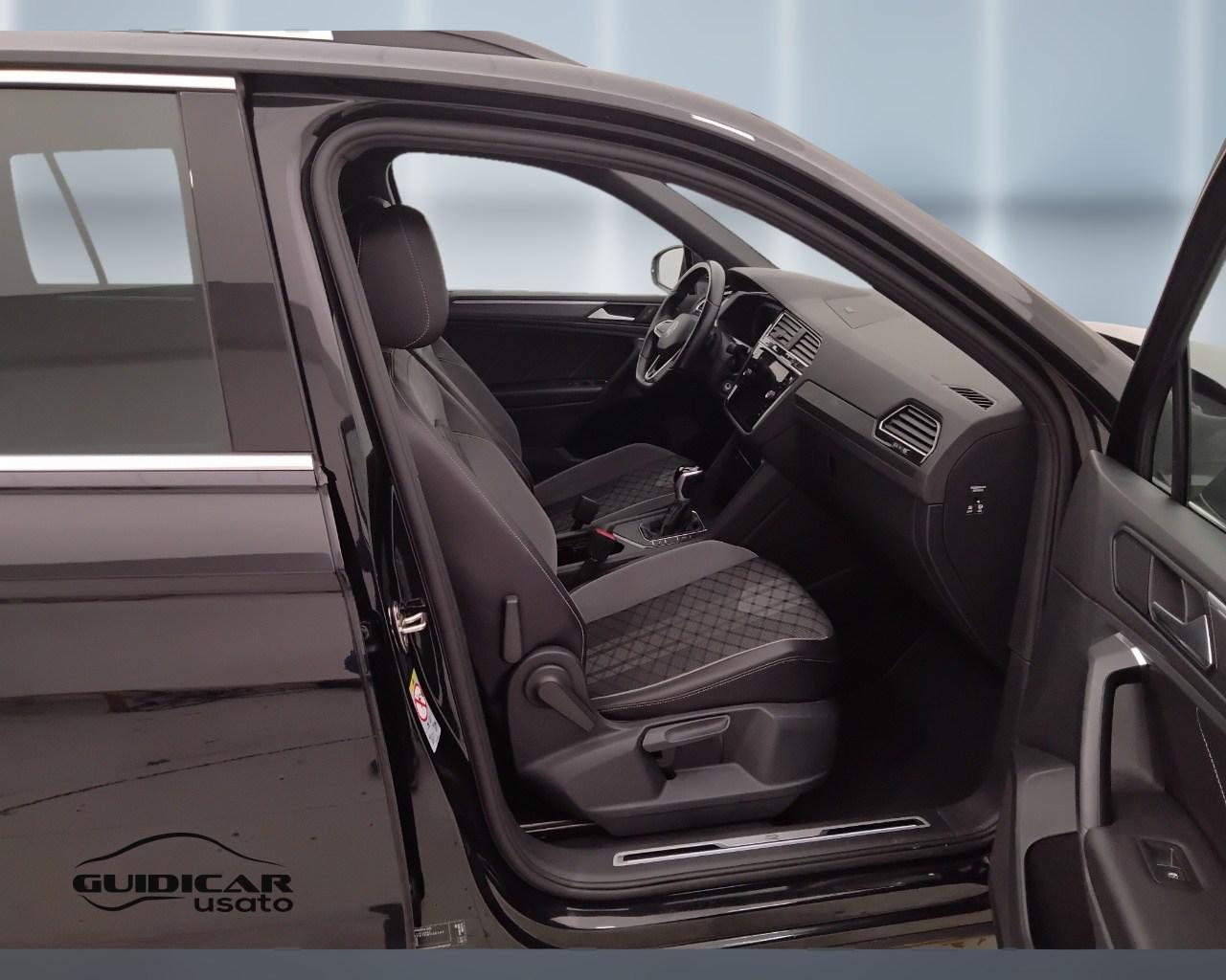 VOLKSWAGEN Tiguan II 2021 - Tiguan 2.0 tdi R-Line 150cv dsg