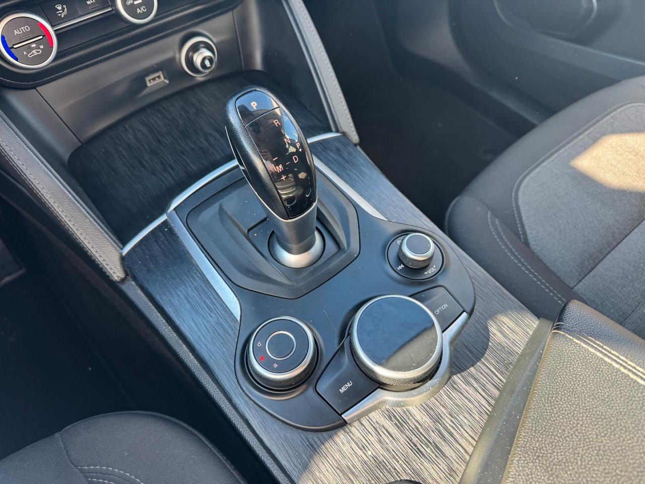 Alfa Romeo Stelvio 2.2 Turbodiesel 160 CV AT8 RWD Business