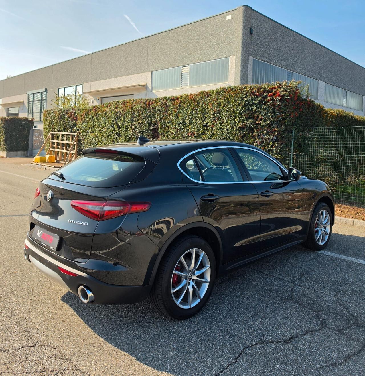 Alfa Romeo Stelvio q4 executive