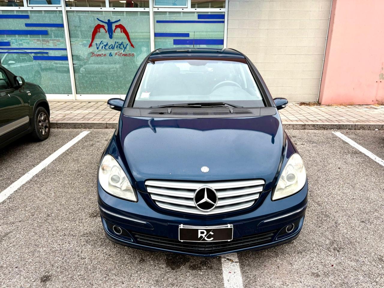 Mercedes-benz B 200