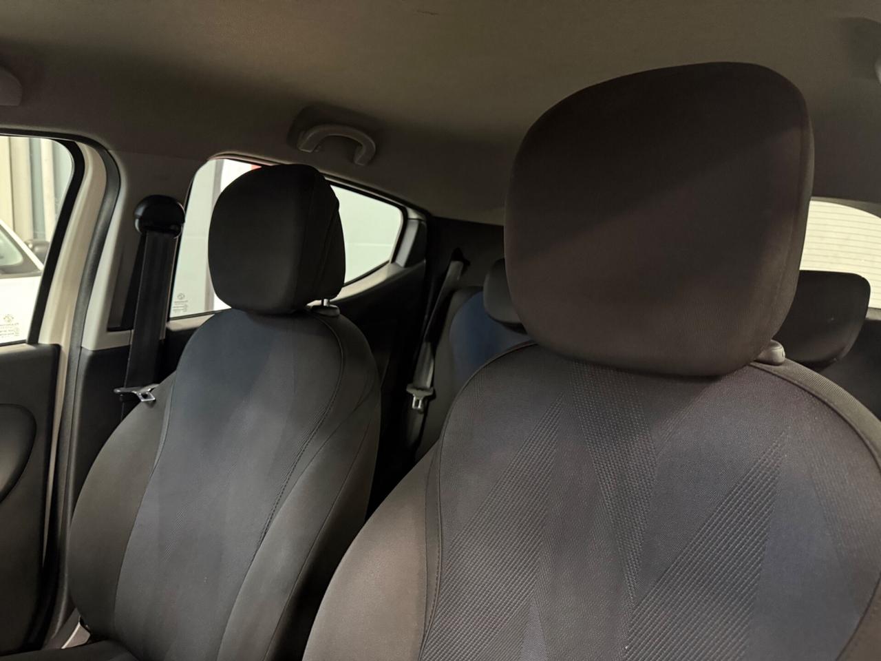 Lancia Ypsilon 1.2 69 CV 5 porte S&S Platinum Ok Neopatentati