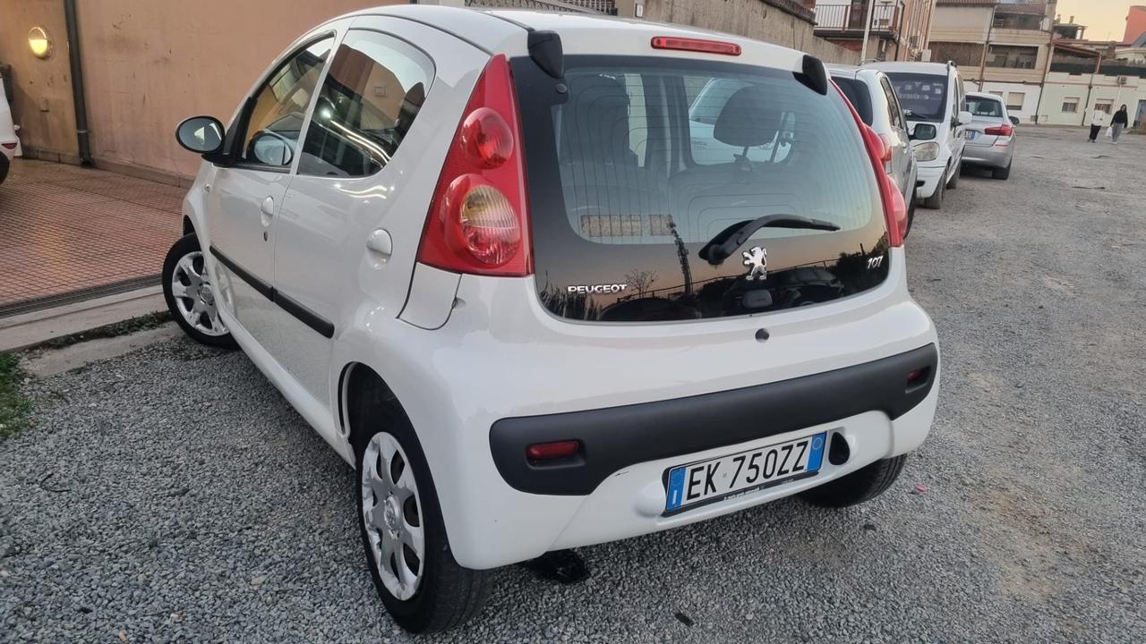 Peugeot 107 1.0 68CV 5p. Active 2Tronic