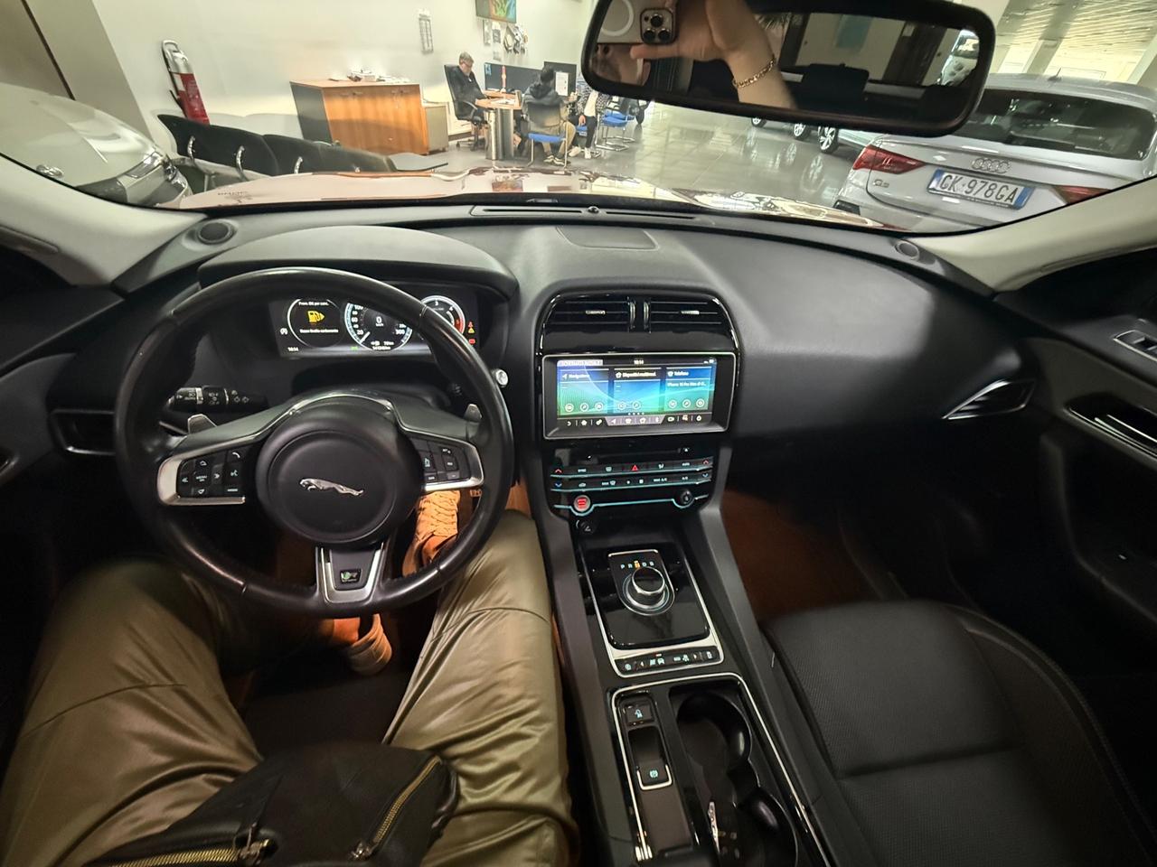 Jaguar F-Pace 2.0 D 180 CV AWD aut. R-Sport
