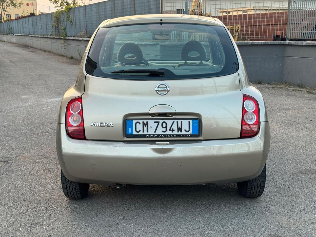 Nissan Micra 1.0 16V 3 porte Visia