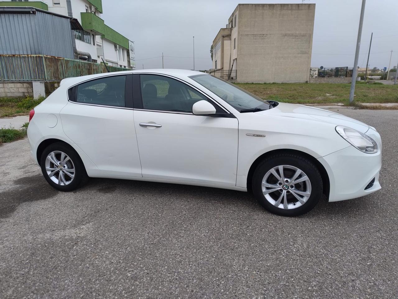Alfa Romeo Giulietta 1.6 JTDm-2 105 CV Distinctive