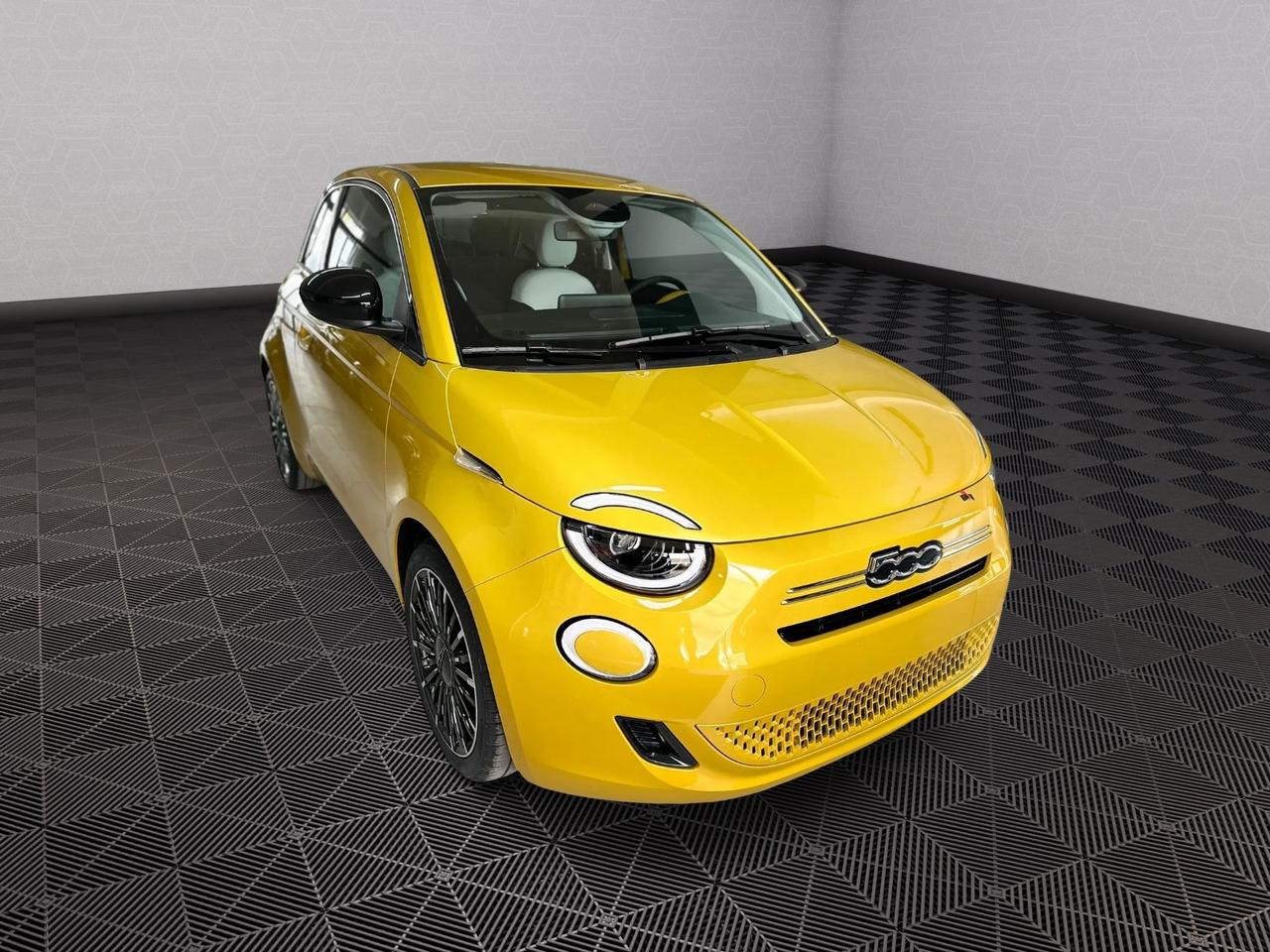 Fiat 500 Berlina Hybrid Icon
