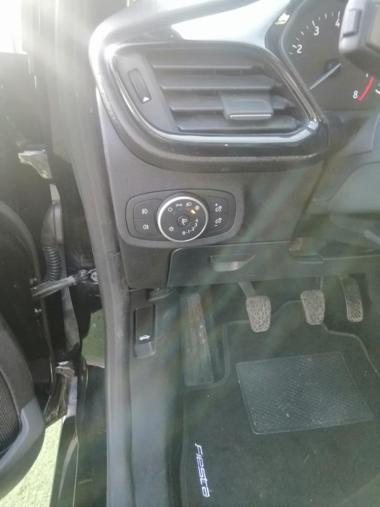 Ford Fiesta 1.1 75 CV 5 porte Connect