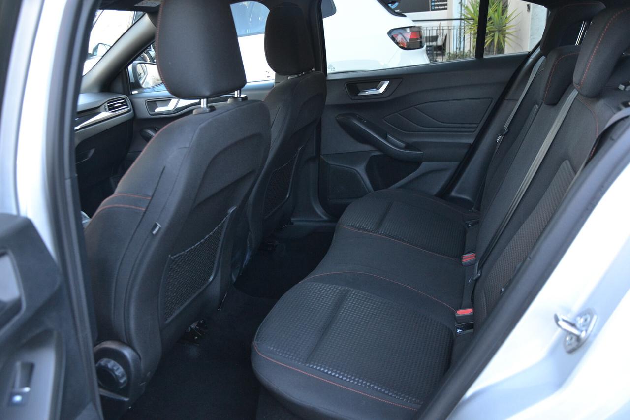 Ford Focus 1.5 115CV ST-LINE AUT. +NAV+FULL LED+RCAM+PRIVACY+
