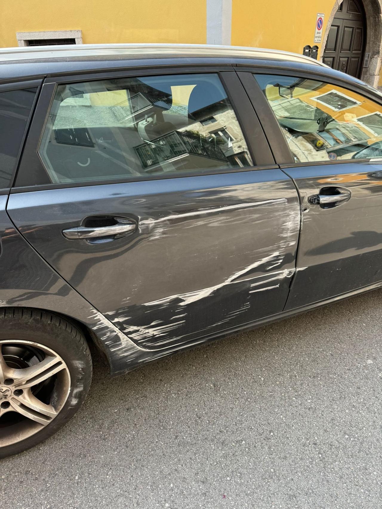 Peugeot 508 con fiancata
