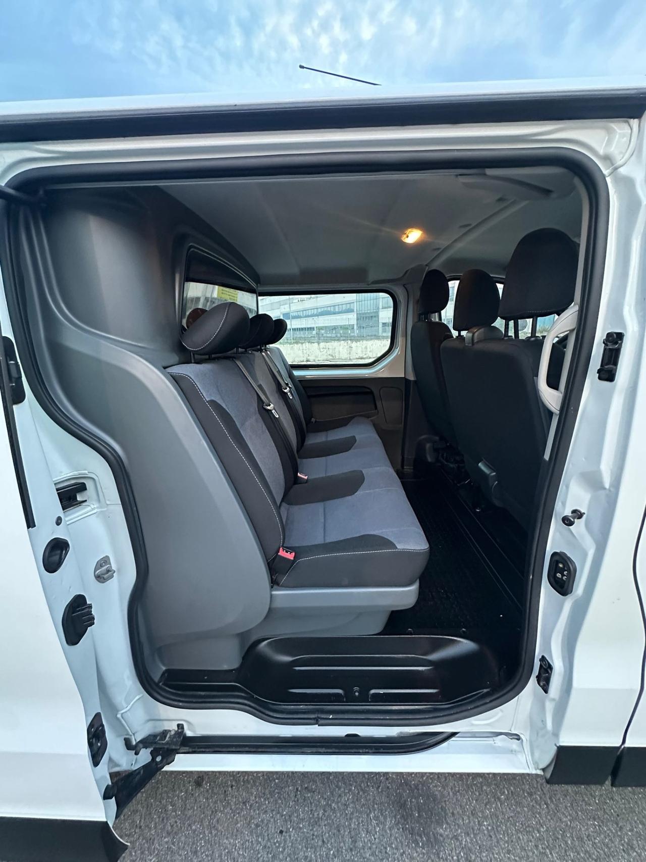 Opel Vivaro 6 posti autocarro