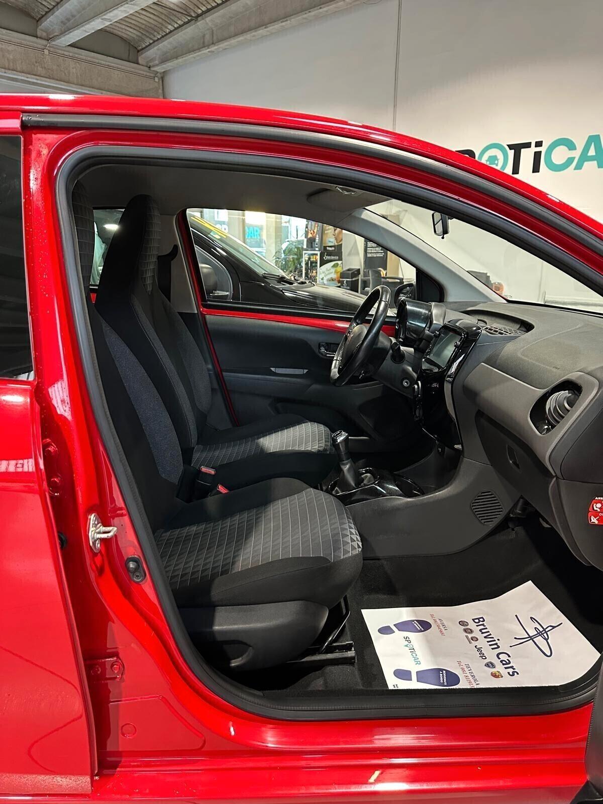 Peugeot 108 5 porte 2021 benzina neopatentati