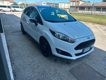 Ford Fiesta 1.5 TDCi 75CV 5 porte ST-Line B/color model 2018 neo patentati