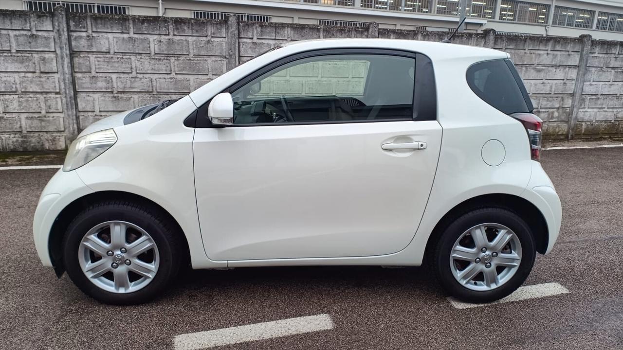 Toyota iQ 1.0 CVT Active