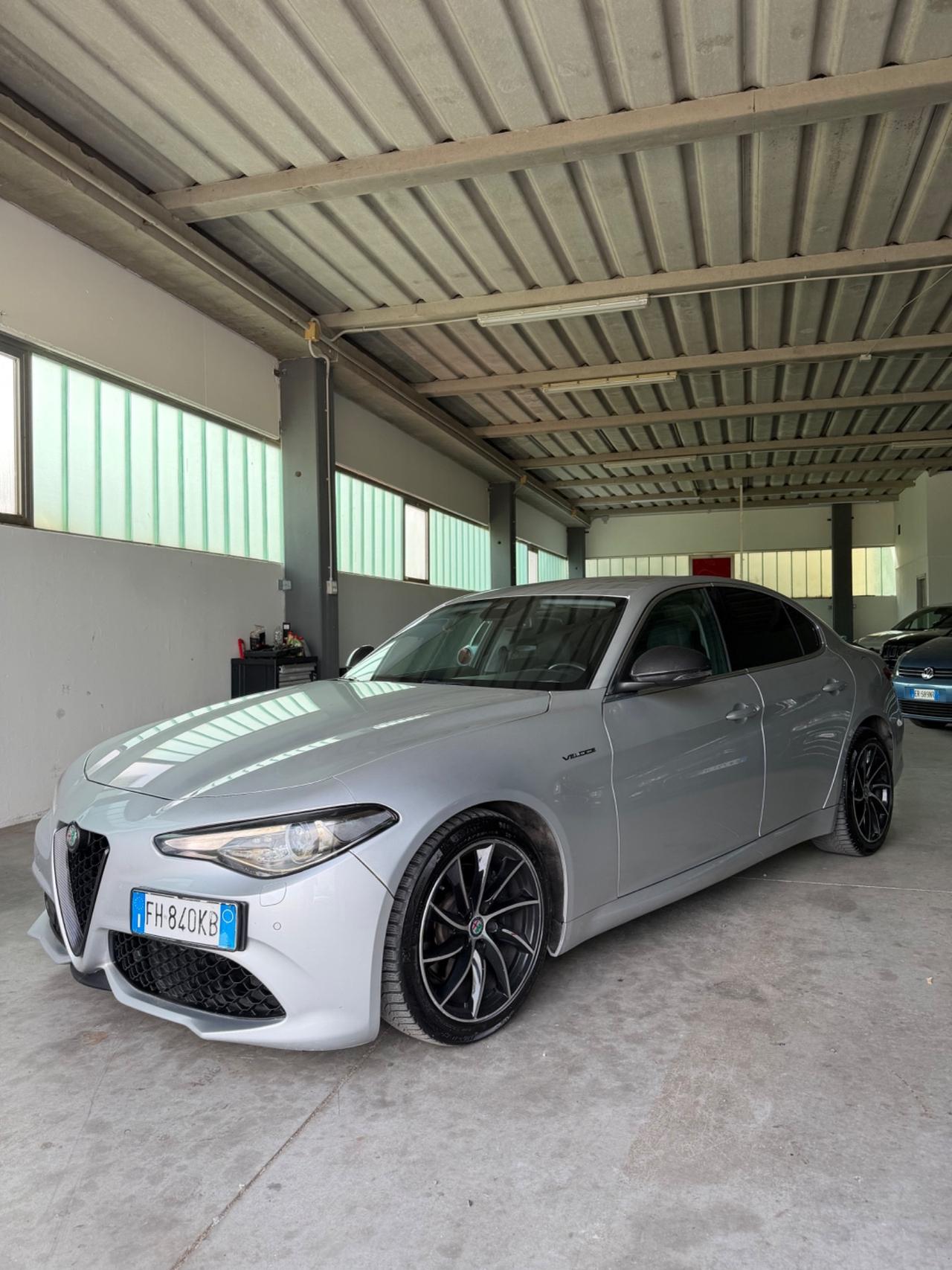 Alfa Romeo Giulia 2.2 Turbodiesel 210 CV AT8 AWD Q4 Veloce
