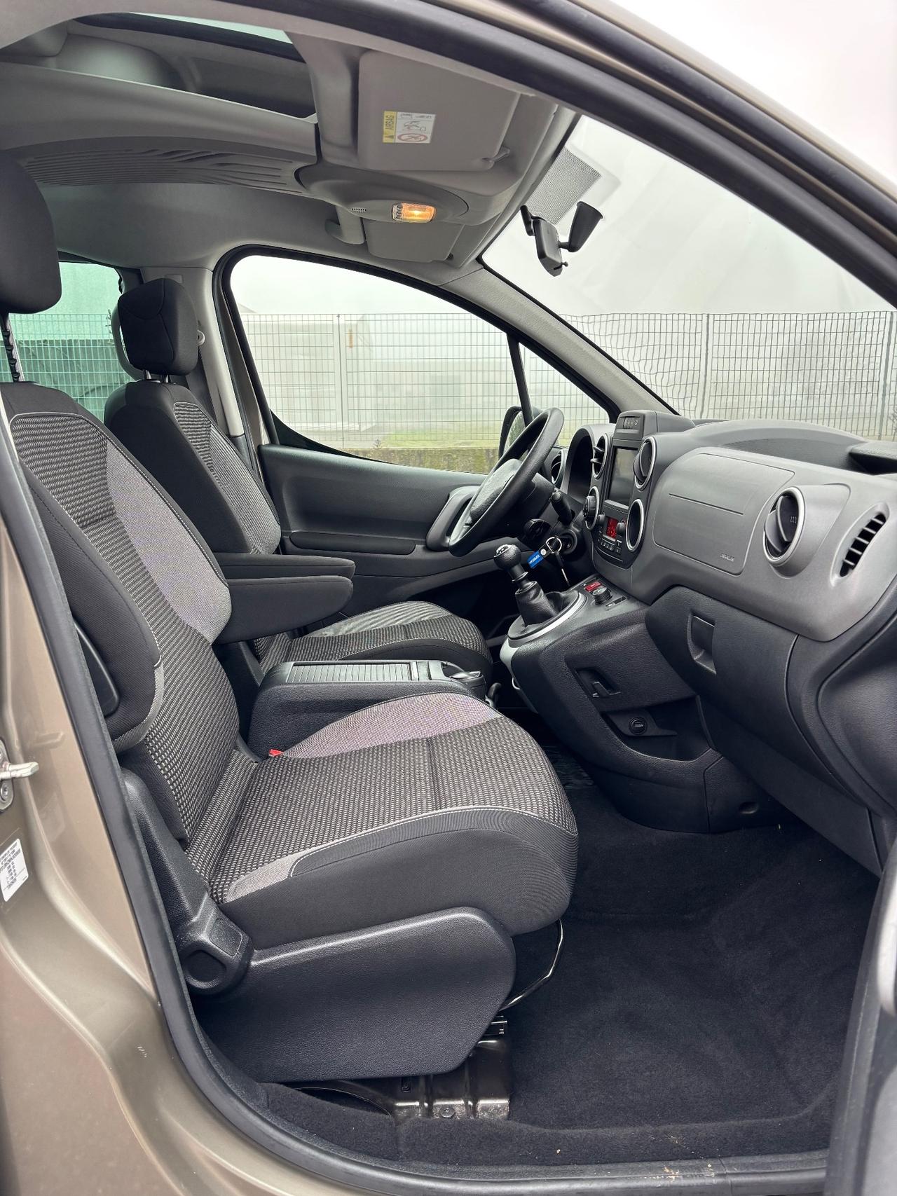 Peugeot Partner Tepee BlueHDi 120 S&S Outdoor