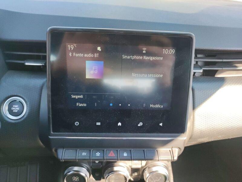Renault Clio V 2019 1.6 E-Tech hybrid Intens 140cv auto my21
