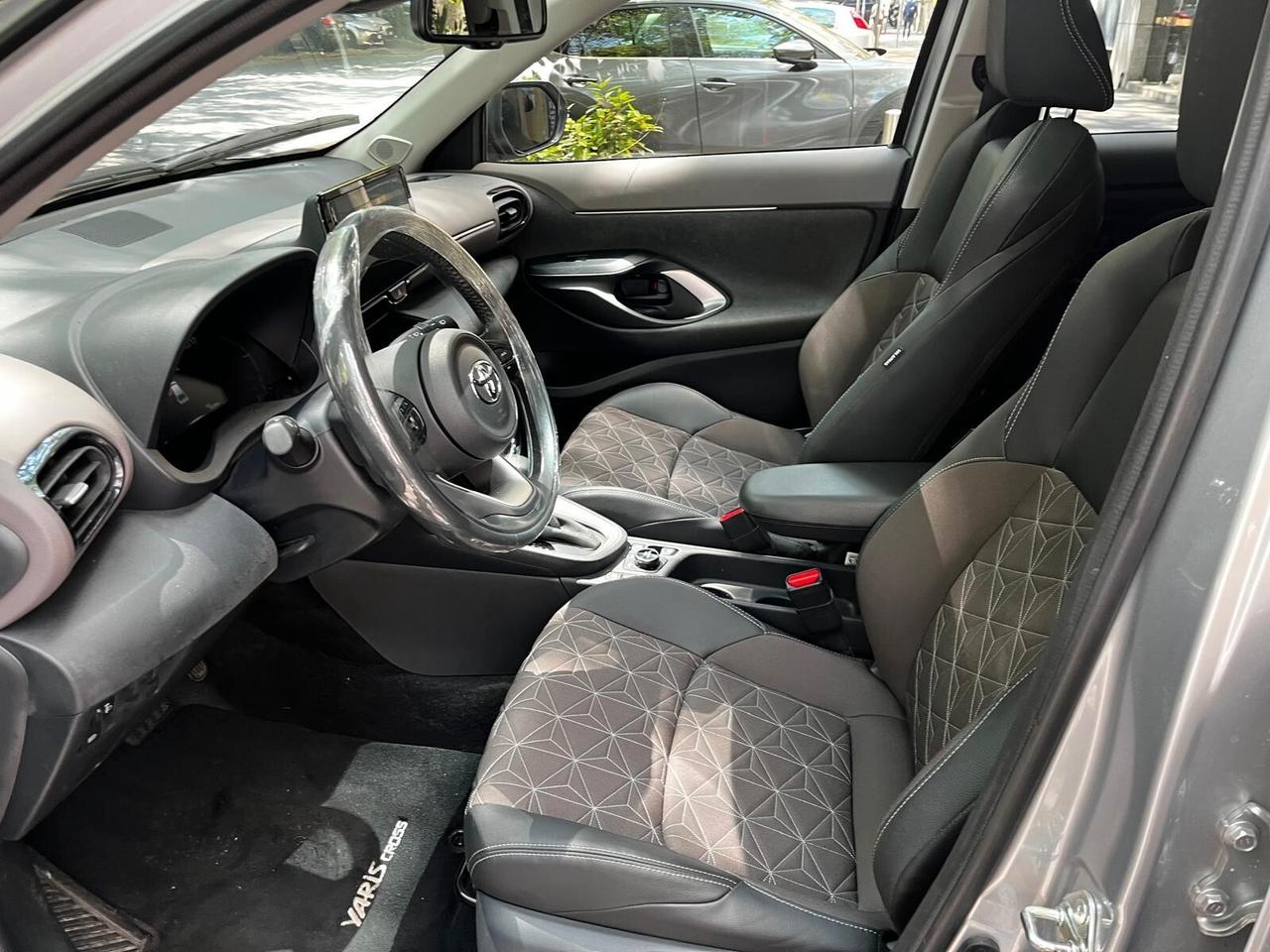 Toyota Yaris Cross 1.5 Hybrid 5p. E-CVT AWD-i Lounge