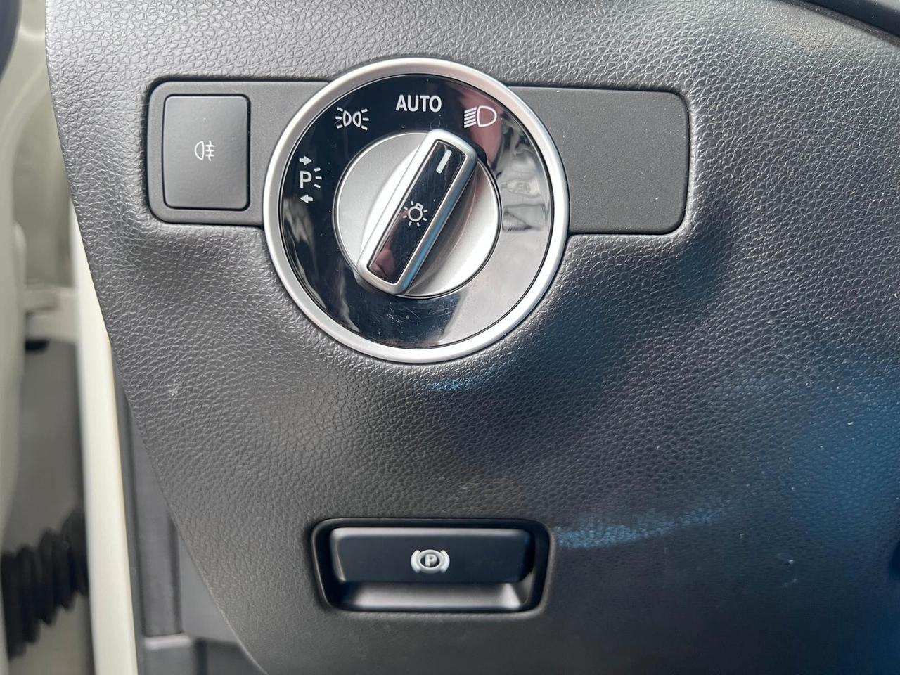 Mercedes-benz B 180 d Premium