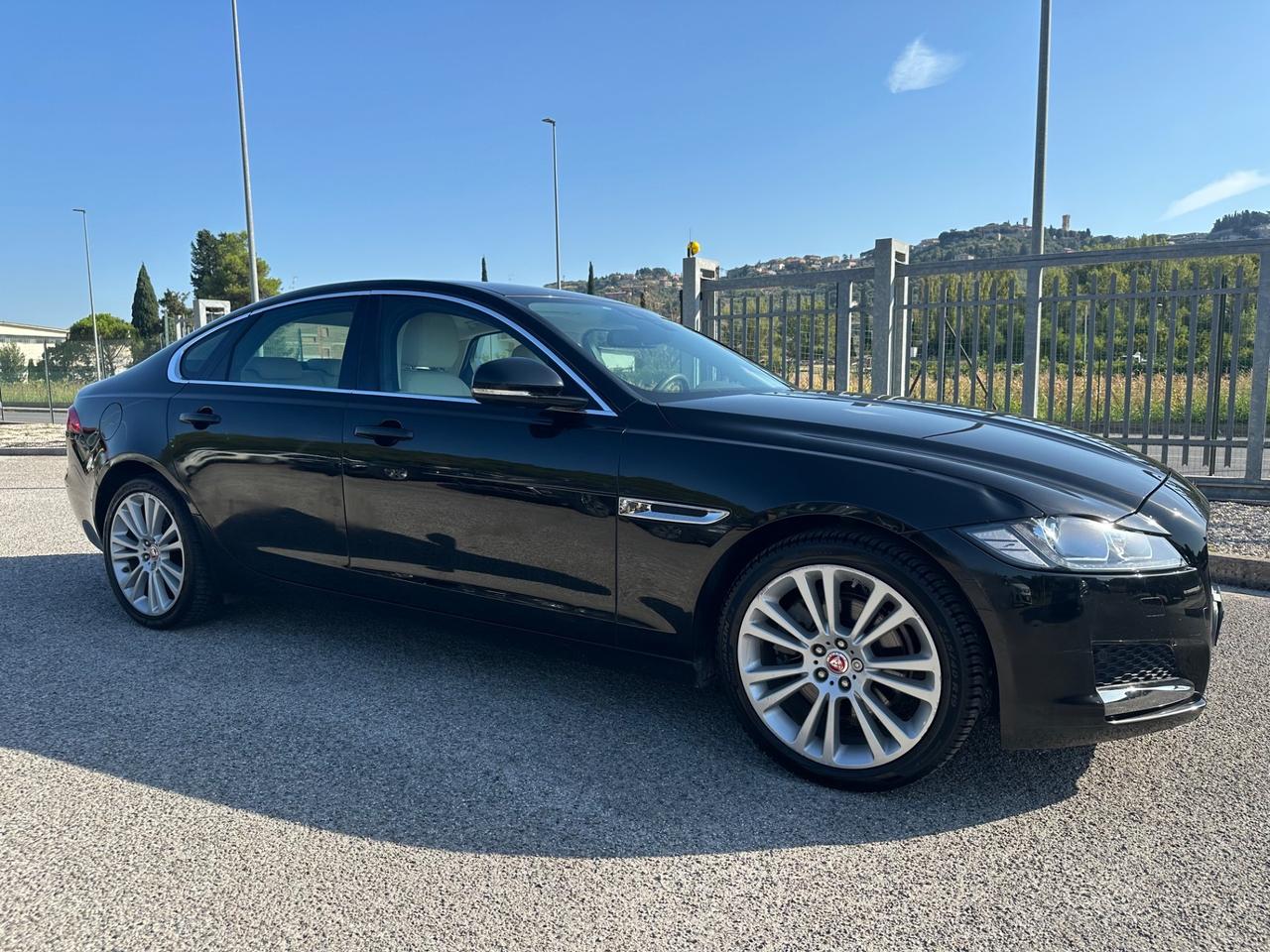 Jaguar XF 2.0 D 240 CV AWD aut. Portfolio