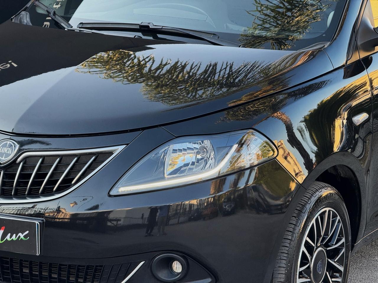 Lancia Ypsilon 1.0 Firefly Hybrid Gold Plus 70CV LED CAM