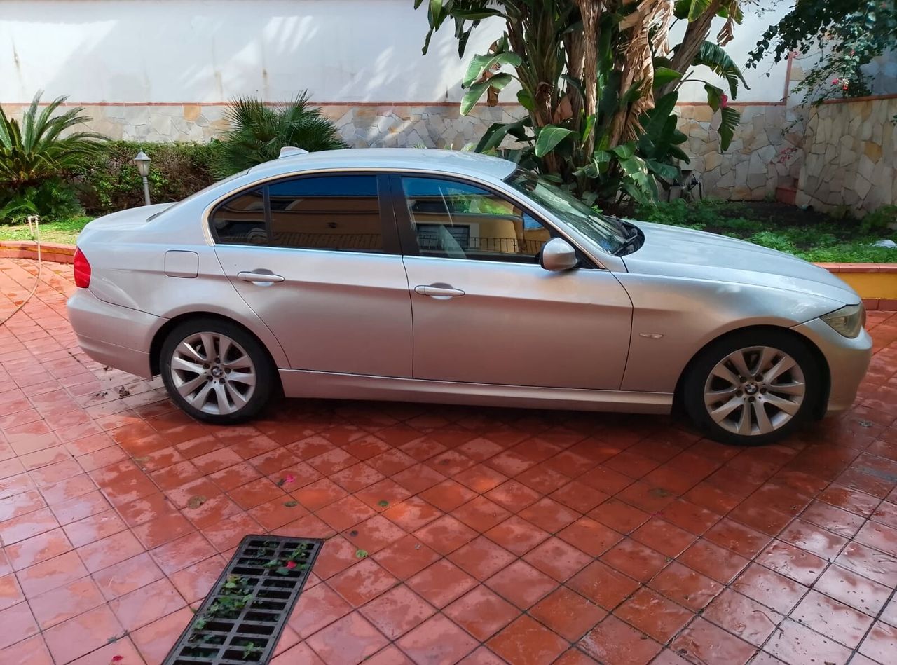 BMW 320D 2011 photo 4