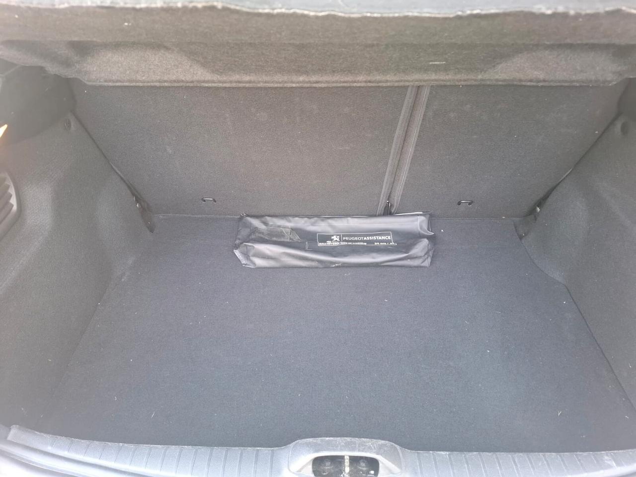Peugeot 208 BlueHDi 75 5 porte Allure