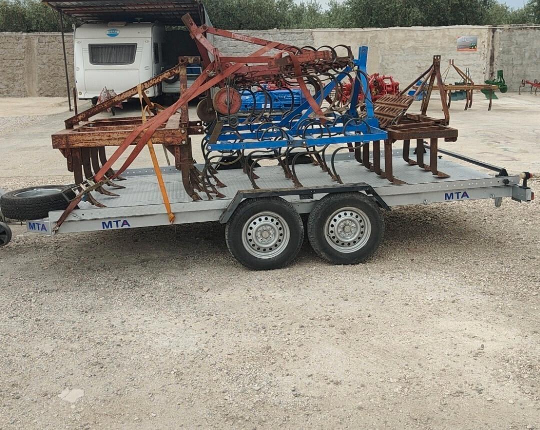 Rimorchio auto basculante con rampe