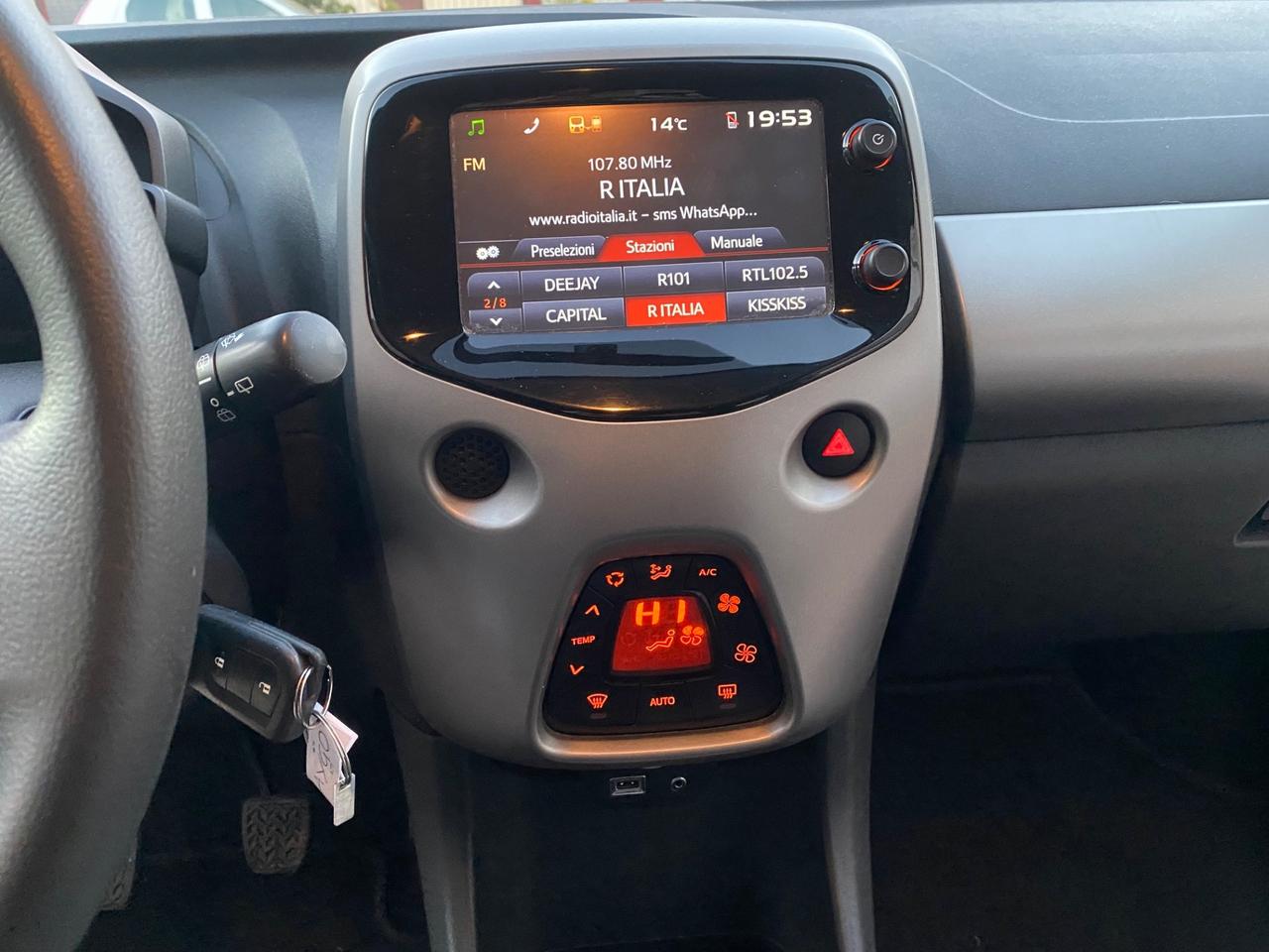 Toyota Aygo 1.0 VVT-i 69 CV 5 porte x-clusiv