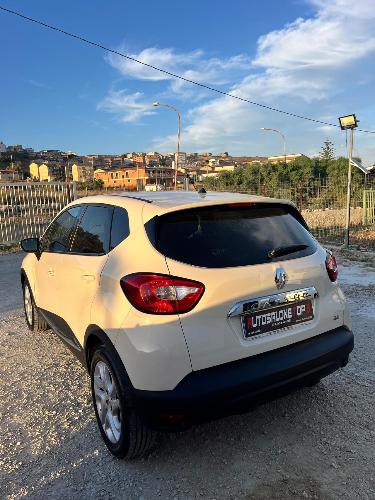Renault Captur 1.5 dCi 8V 90 CV con navigatore