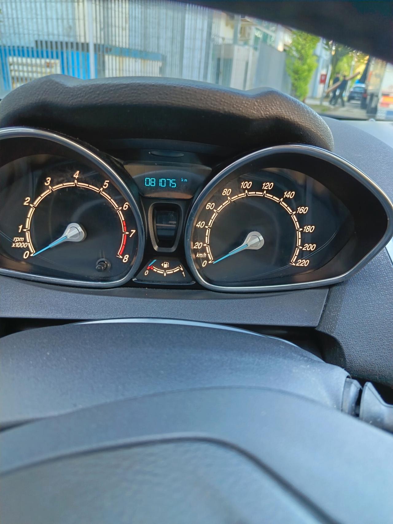 Ford Fiesta 2014 1.0 benzina 80.000KM 12 MESI DI GARANZIA NEOPATENTATI