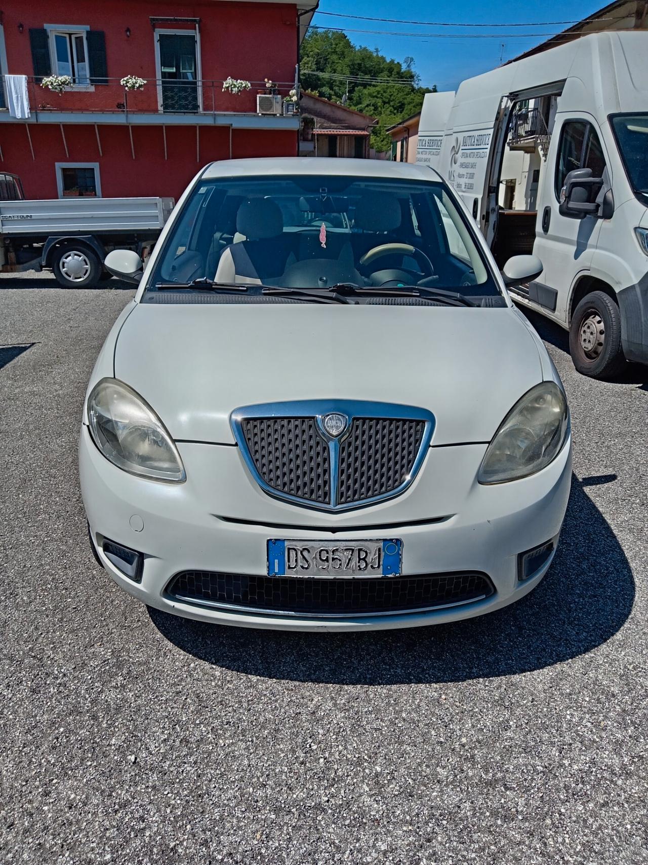 Lancia Ypsilon 1.2 Argento