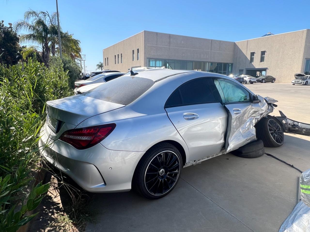 Mercedes-benz CLA 200d Premium - AUTO INCIDENTATA