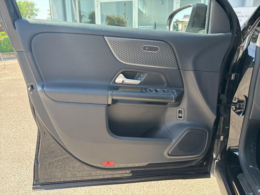 Mercedes GLA 180 180 D Advanced 8G-DCT