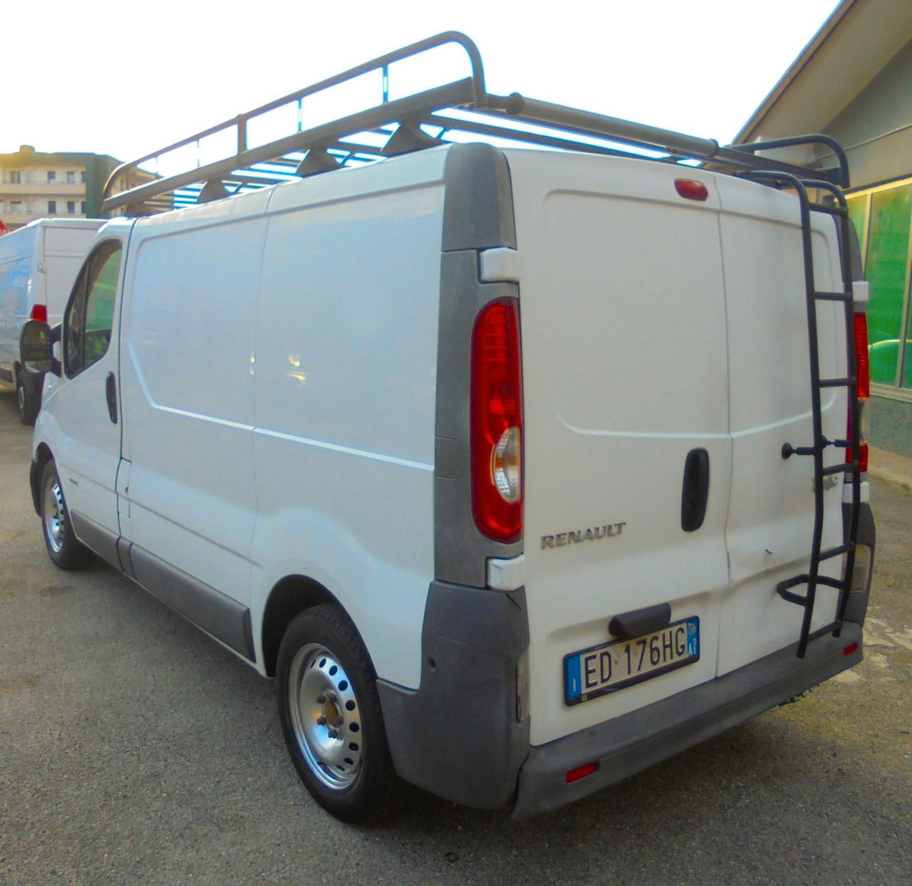 RENAULT TRAFIC 2000 DCI 115 CV