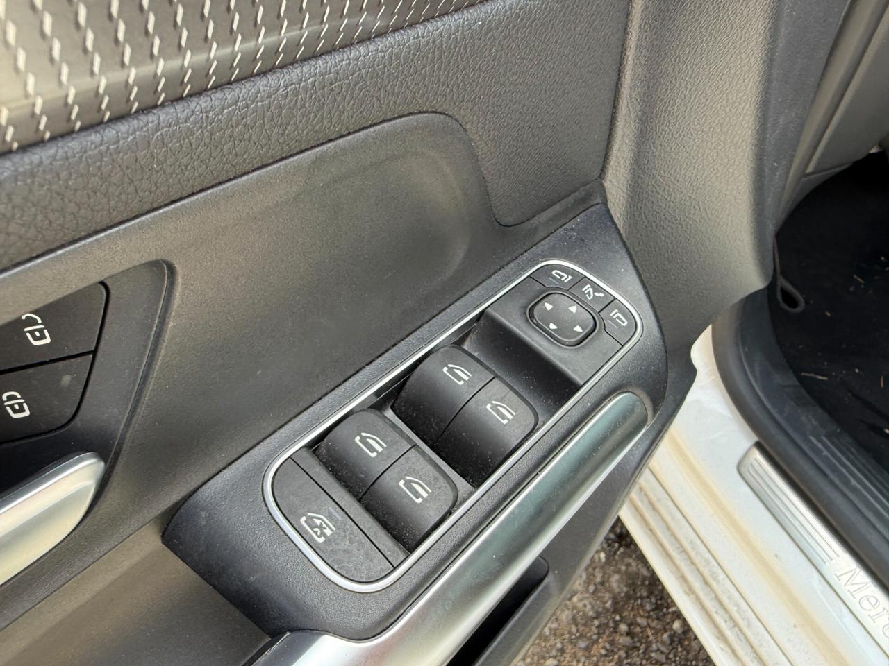 Mercedes-benz B 180 B 180 d Automatic Premium