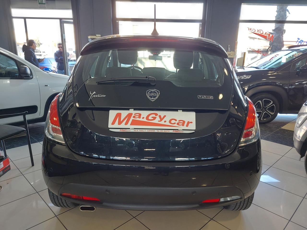 Lancia Ypsilon 1.0 FireFly Hybrid Ecochic Gold