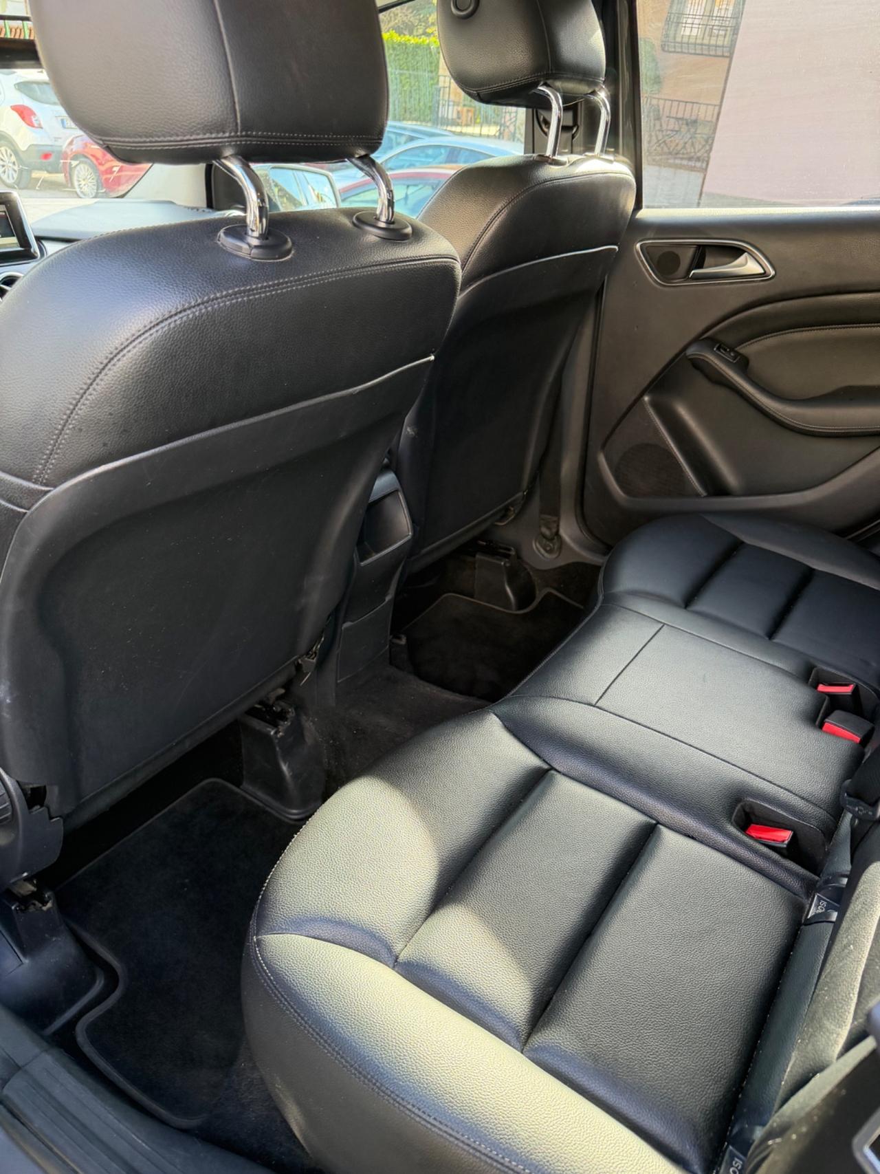 Mercedes-benz B 180 CDI FULLOPT KMCERT RETROCAM