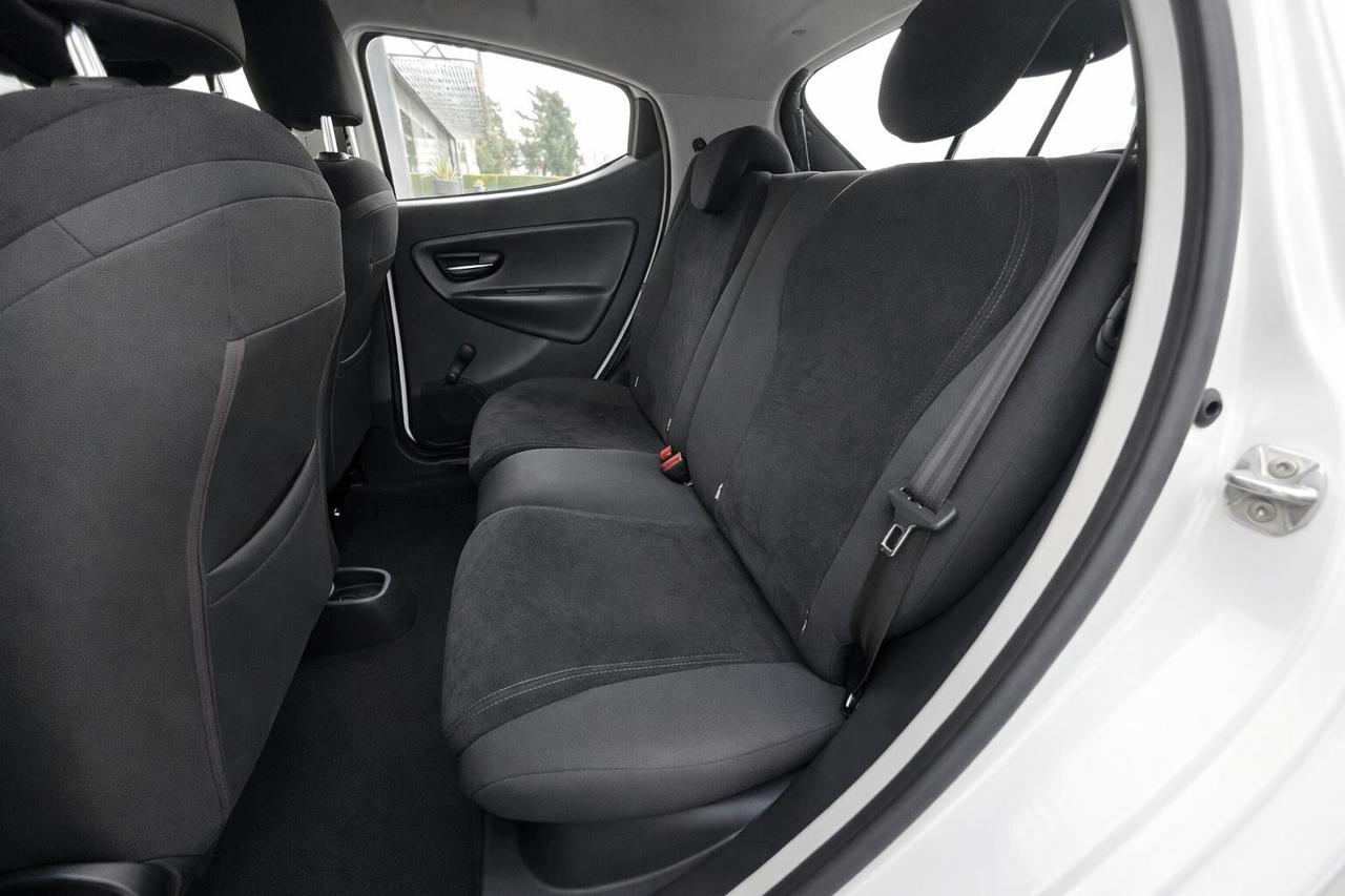 Lancia Ypsilon 0.9 TwinAir 85 CV 5 porte Metano Ecochic Platinum