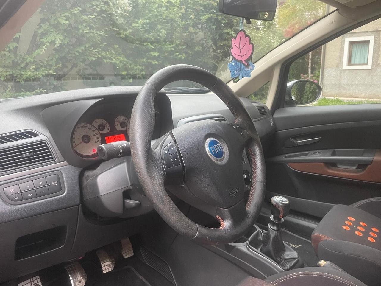 FIAT GRANDE PUNTO 1.9 MJT 130CV 6M - ADATTA A NEOPATENTATI