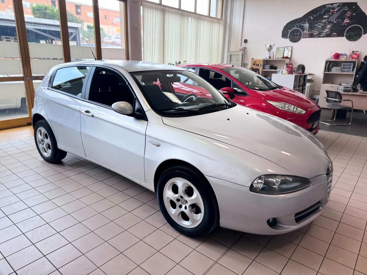 Alfa Romeo 147 1.9 JTD (120) 5 porte Distinctive