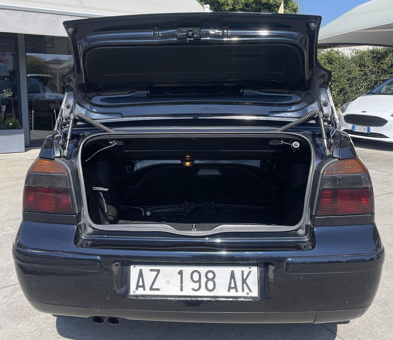 VW Golf 1600 Cabriolet 3 porte ASI - CRS