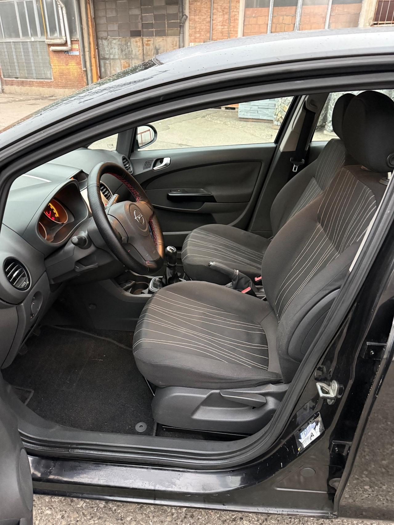 Opel Corsa 1.2 5 porte Cosmo