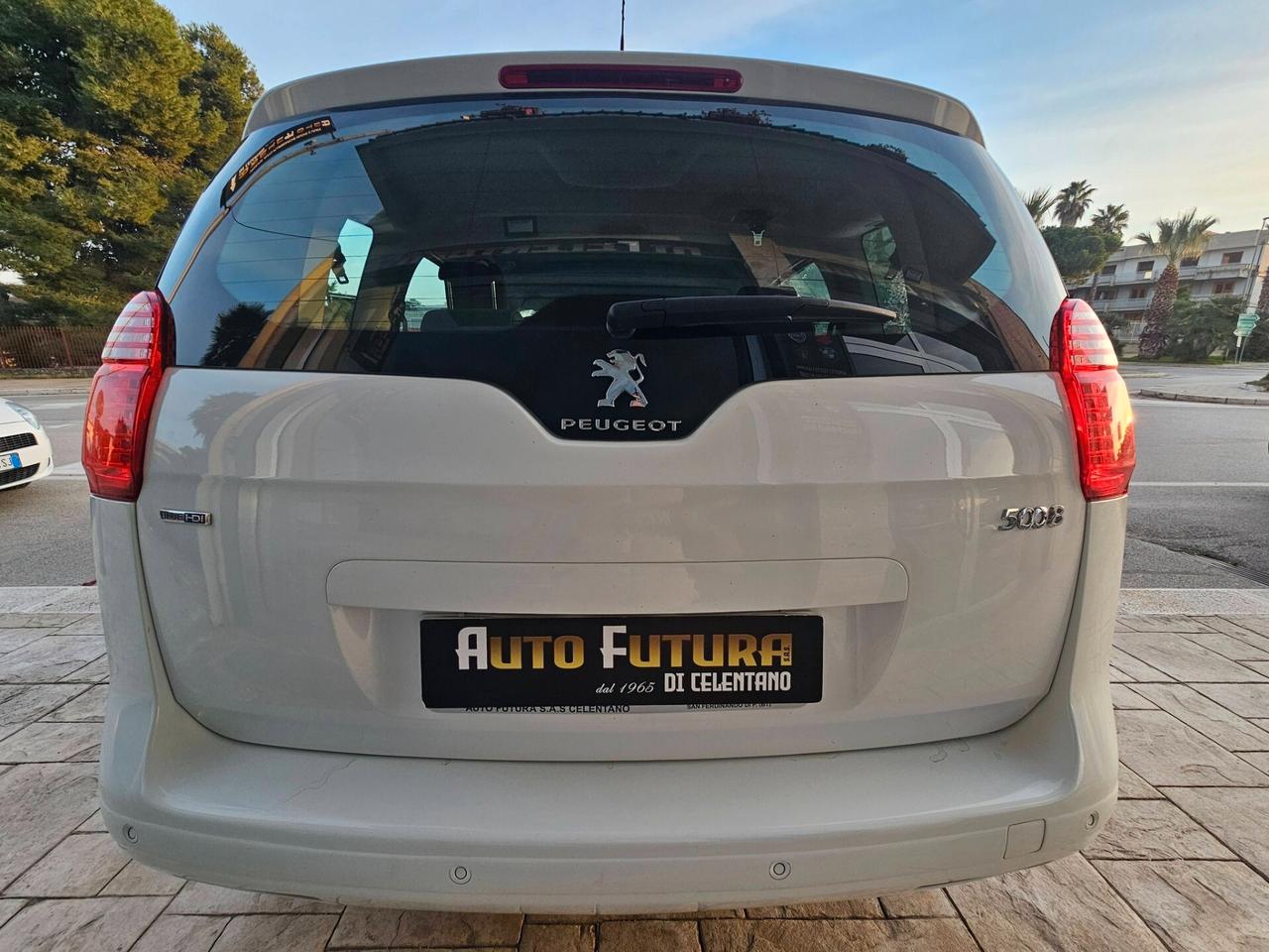 PEUGEOT 5008 1.6 BLUEHDI 120CV BUSINESS EAT6 7 POSTI