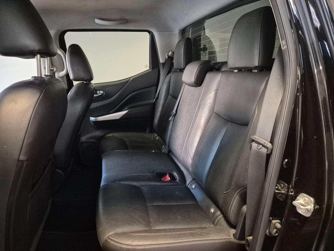 Nissan Navara 2.3 dCi 4WD Double Cab N-Connecta